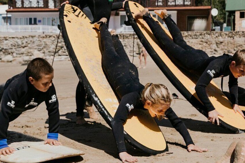 1h15min surfing lessons in Victoria Bay & Wilderness 5