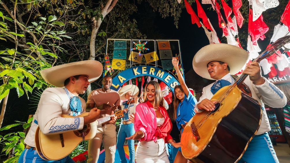 Xoxi Mexican Fiesta: Tasting Traditional Menú & Tequila Open Bar 1