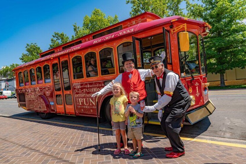 The City Sights Trolley brings you Salt Lake’s greatest “Sightseeing Show!”—join our theatrical tour guides for laughs, entertainment, and incredible photo ops at every stop. 3