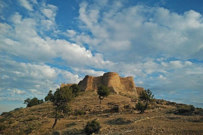 Walk trail around Sagunto's magnificent castle. 1