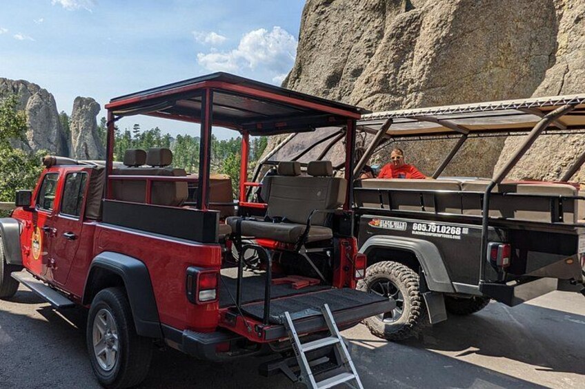 The Only Full Day - Jeep Bison Safari - W/ Lakeside Picnic Lunch 3