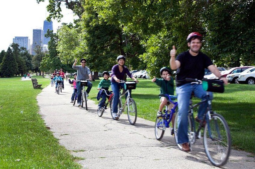 Child equipment available on our Family Friendly Chicago Food & Bike Tour. Ride a Bicycle safely and enjoy one of the best Kid-Friendly Things to do in Chicago. 2