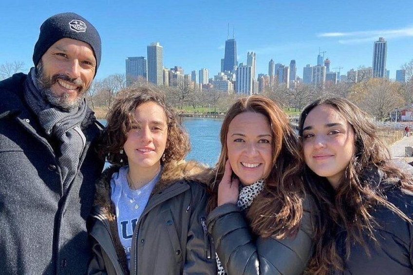 Bring the whole family on our Family Friendly Chicago Food & Bike Tour. Ride a Bicycle, taste Chicago Classic Dishes, and enjoy top Kid-Friendly Things to do in Chicago. 2