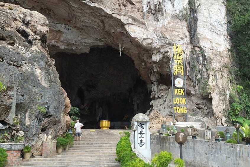 Kek Lok Tong Cave Temple and Zen Gardens