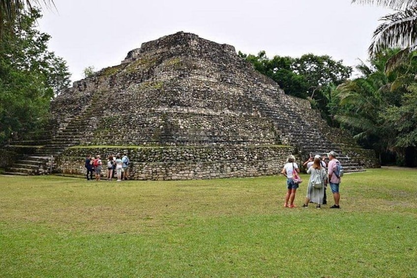 Discover the Mayan ruins of Chacchoben from the Costa Maya 2