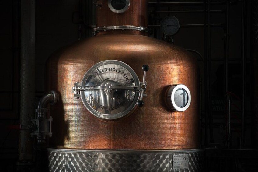 Pot column copper still used for all our whiskies 3