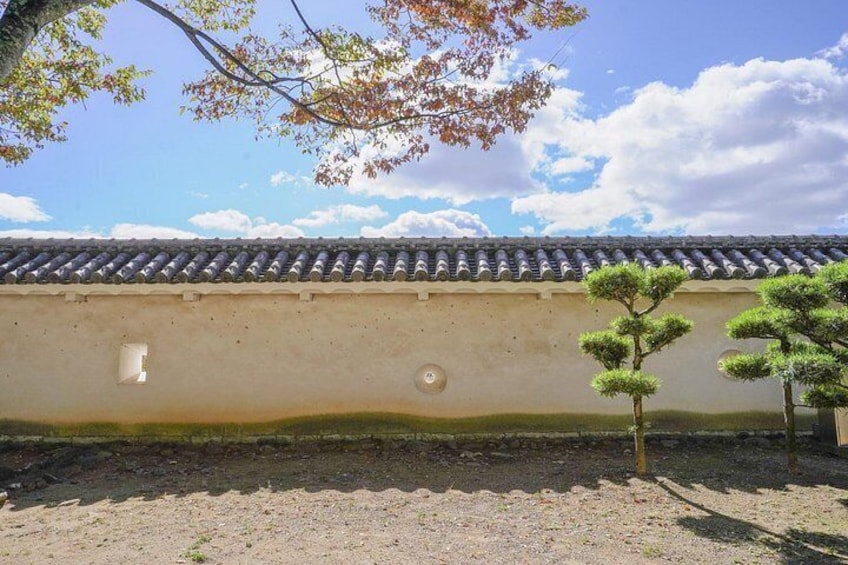 Himeji Castle Easy Bike Tour: Samurai History, Garden & Matcha 5