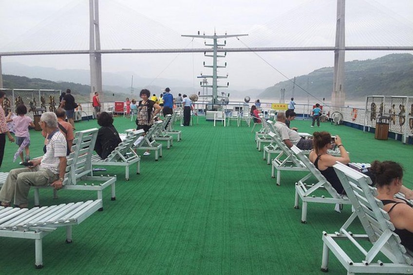 Yangtze River Cruise from Yichang to Chongqing Upstream in 5 Days 4 Nights 4