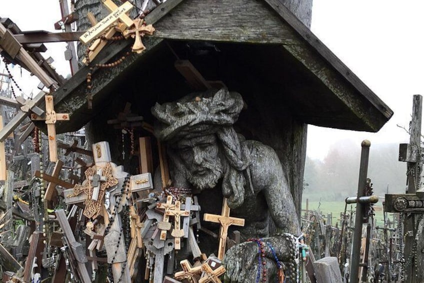 Sunrise at the Hill of Crosses - 2 countries in 1 day 3