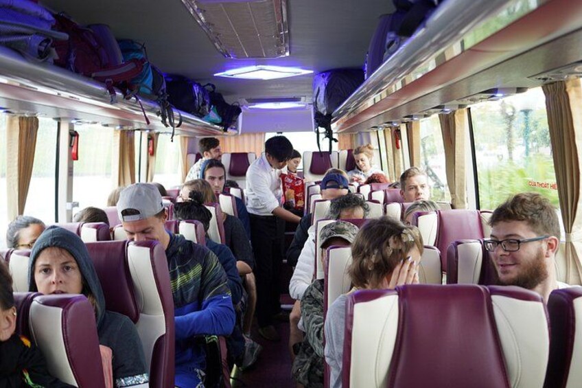 Bus Cat Ba island to Ha Noi 3