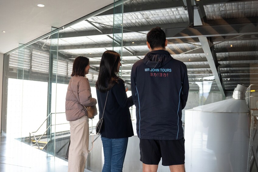 The Yarra Valley Wineries and Chandon Tour with Japanese Commentary 5