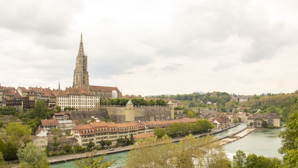 Architectural Walk of Bern with a Local 4