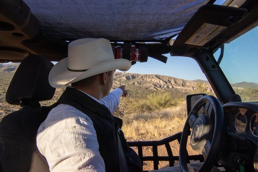 Our professional tour guides are experts on Sonoran Desert flora and fauna. 3