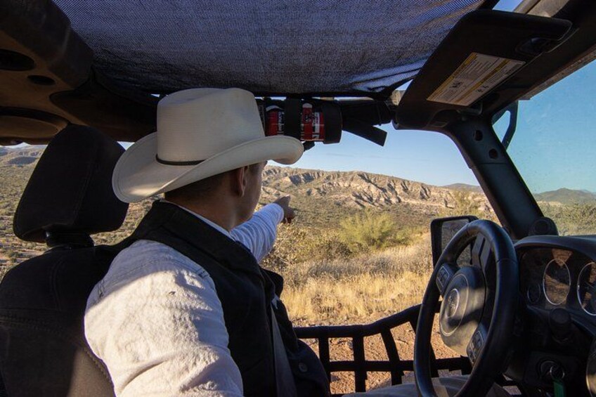 Our professional tour guides are experts on Sonoran Desert flora and fauna. 2