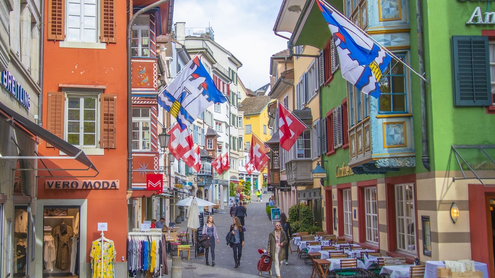 Best Introduction Tour of Zurich with a Local 4