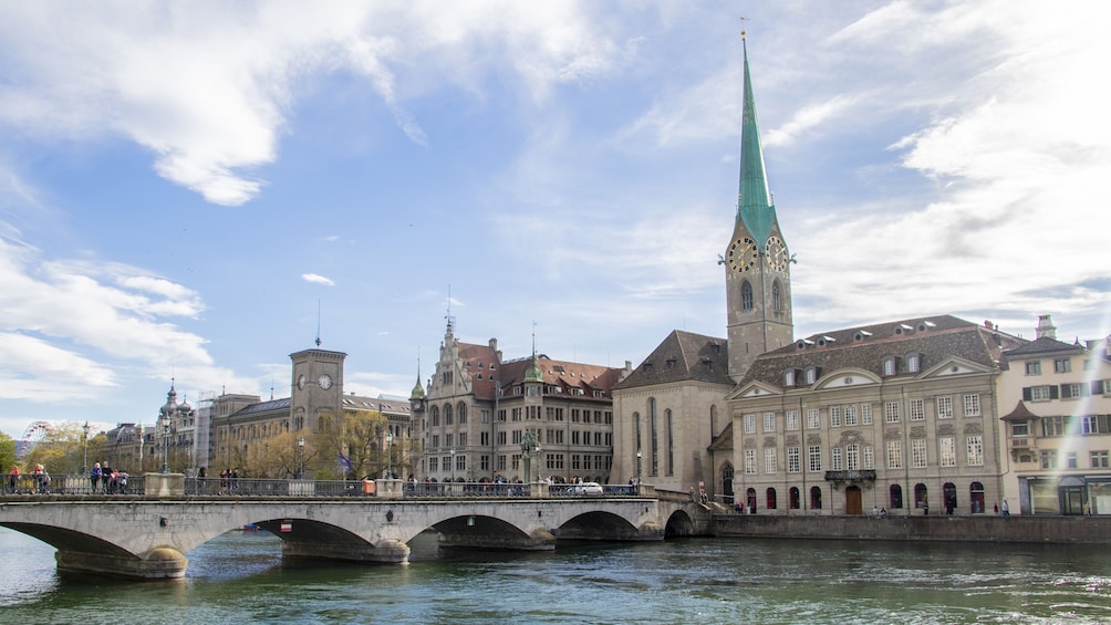 Best Introduction Tour of Zurich with a Local 3
