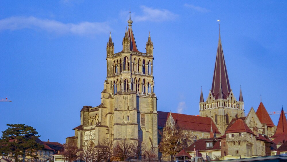1 Hour Private Walk of Lausanne with a Local 3