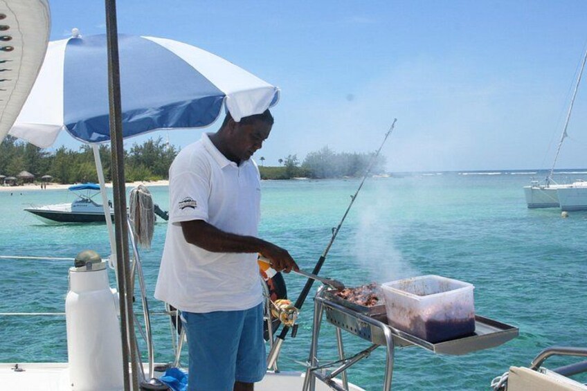 Catamaran Adventure Full Day: Ile aux cerfs,GRSE Waterfall,Snorkeling &BBQ Lunch 3