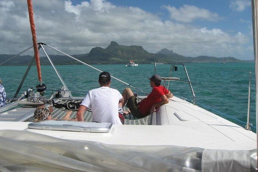 Catamaran Adventure Full Day: Ile aux cerfs,GRSE Waterfall,Snorkeling &BBQ Lunch 4