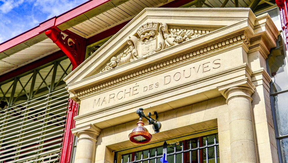Architectural Walk of Bordeaux with a Local 4