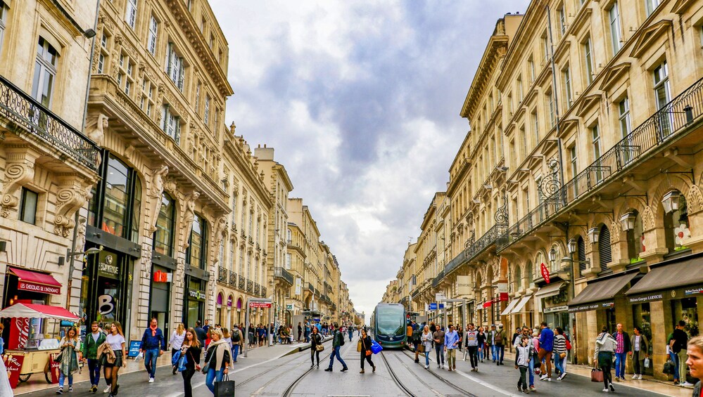 Architectural Walk of Bordeaux with a Local 3
