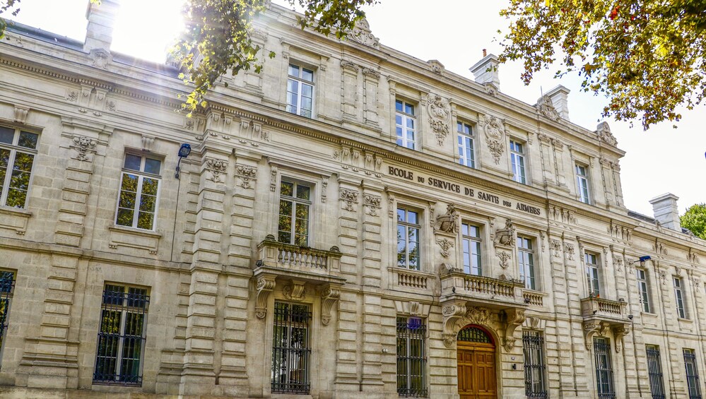 Architectural Walk of Bordeaux with a Local 5