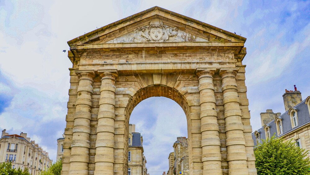 Architectural Walk of Bordeaux with a Local 1