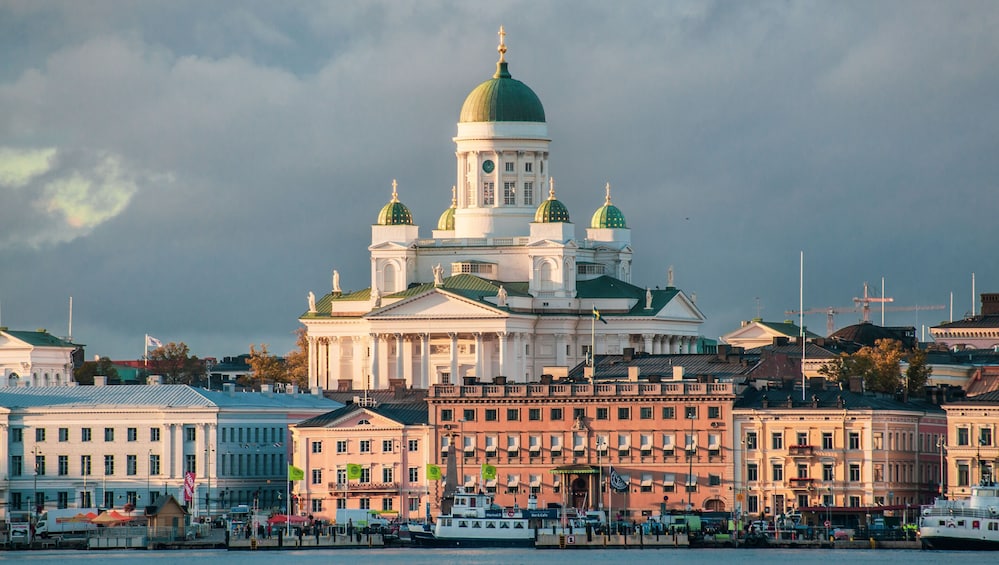 Architectural Walk of Helsinki with a Local 1
