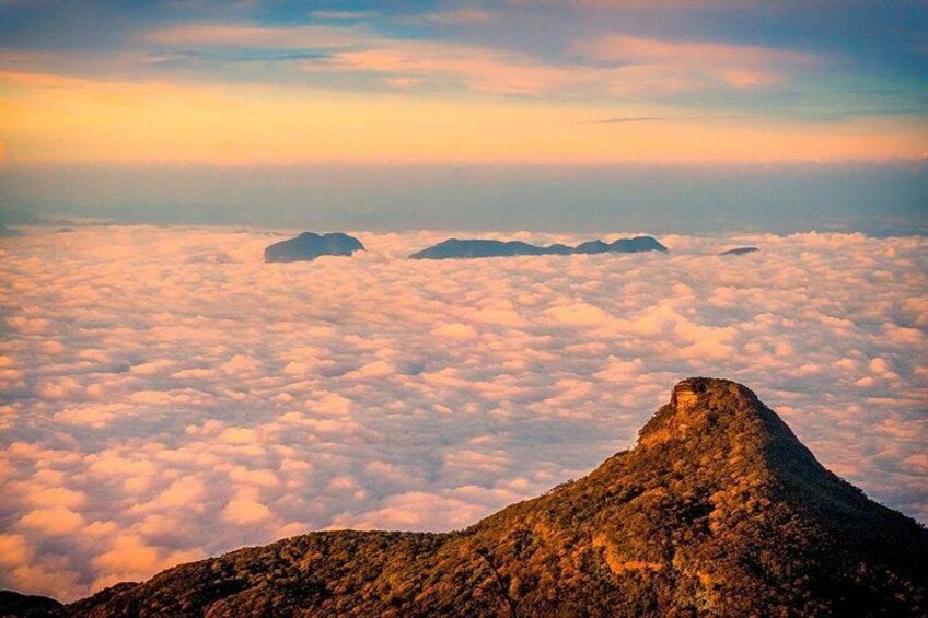 Trekking Adam's Peak Safari & Night Life at Adam's Peak. 5