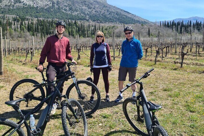 E-Bike Tour + Gourmet Lunch + Old Mill Presentation + Wine Tasting 