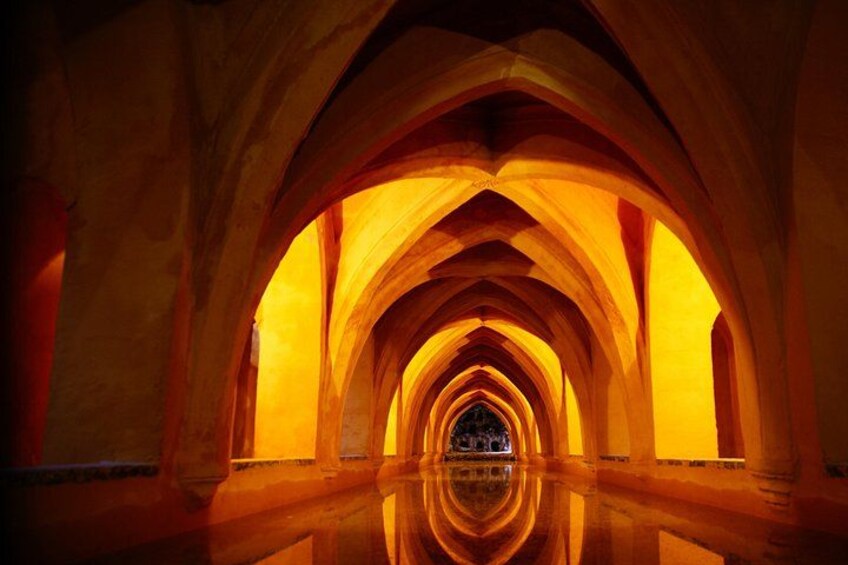 Alcazar, Cathedral & Giralda Small Group, Max. 9 Guests 2