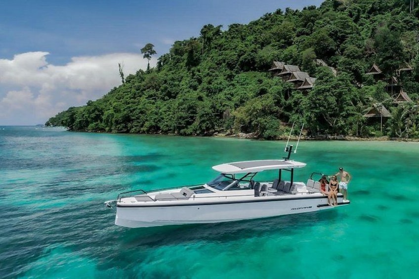 Whitsundays Premium Private Charter - Axopar 37 'Cheeky' 3