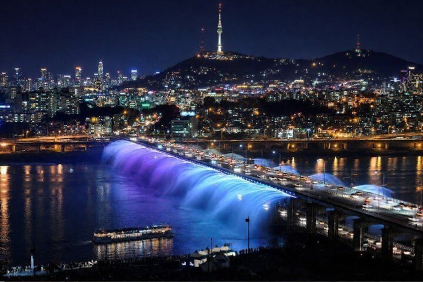 Seoul Night Tour (Gwangjang Market, Royal Palace and Naksan Park) 1