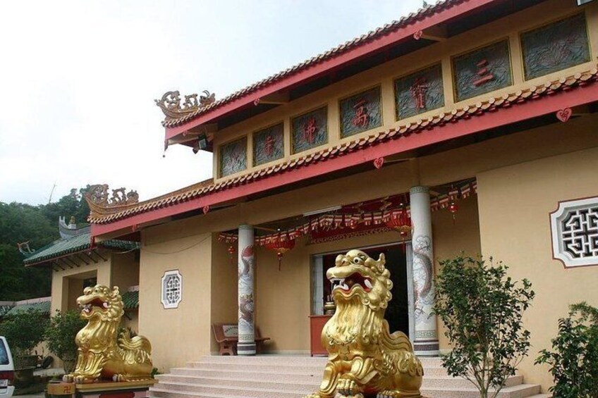 Sam Poh Temple