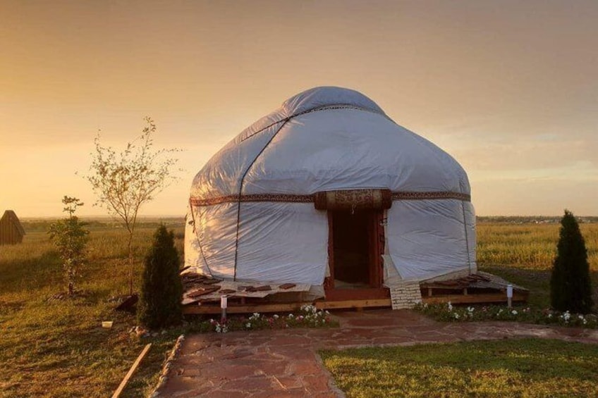 2 Days / Nomadic experience in Yurt