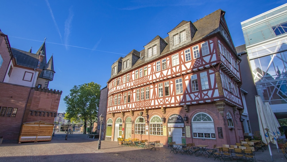 Discover Hochst Old Town of Frankfurt with a Local 5
