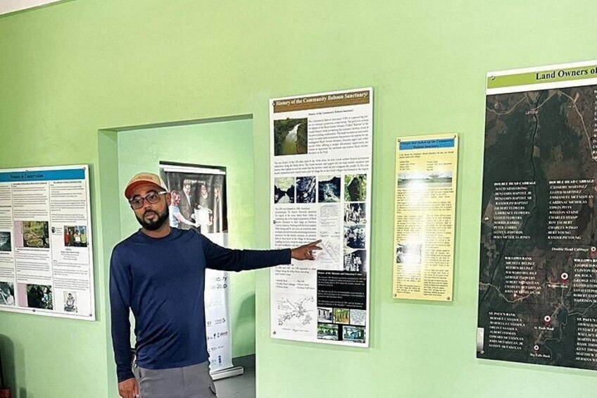 Howler Monkey Local Guide at Center 3