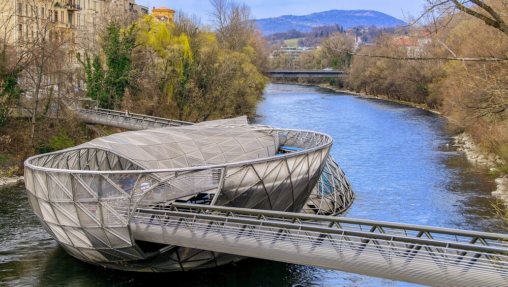 Architectural Walk of Graz with a Local 2