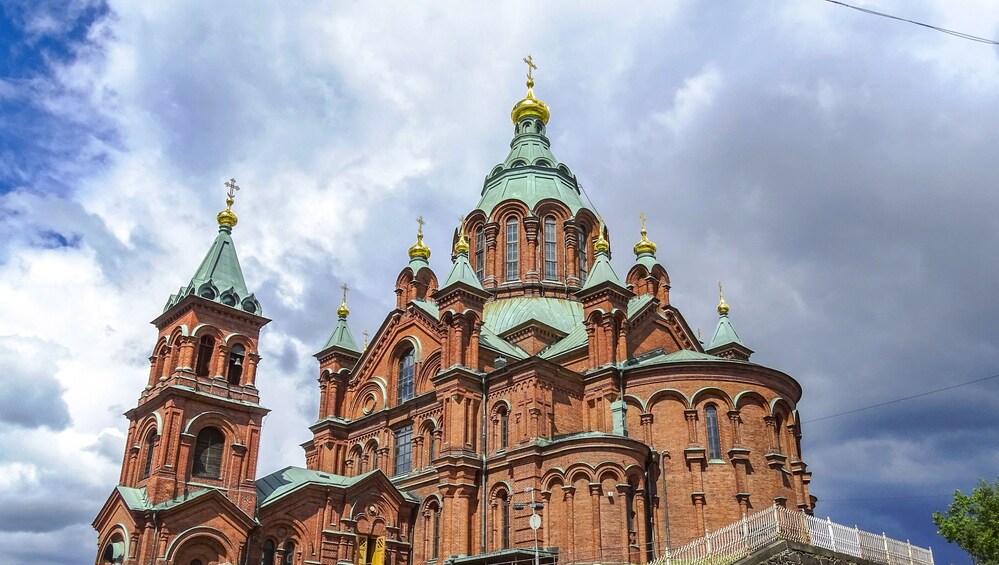 Helsinki’s Past and Present with a Local 3