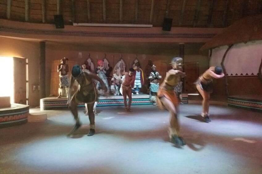 Dancing show at Lesedi cultural village 2