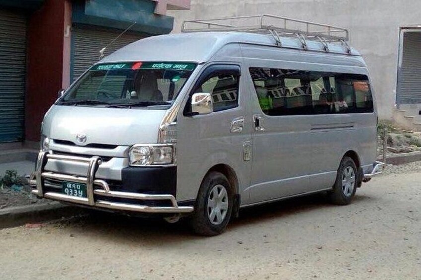 Hiace 14 pax 3
