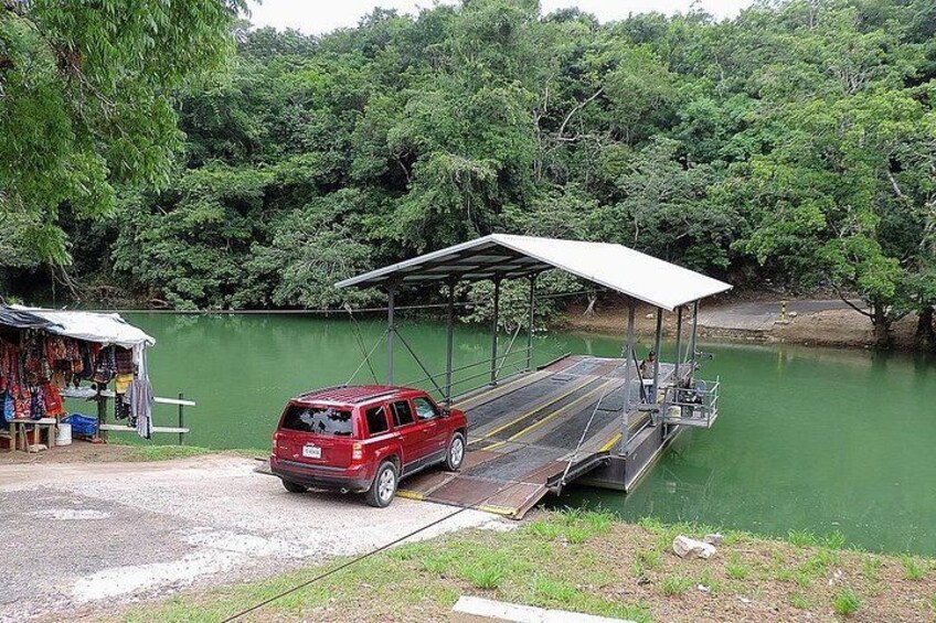 Private Xunantunich Mayan Ruin with local Lunch from Belize City 3