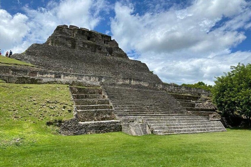 Private Xunantunich Mayan Ruin with local Lunch from Belize City 3