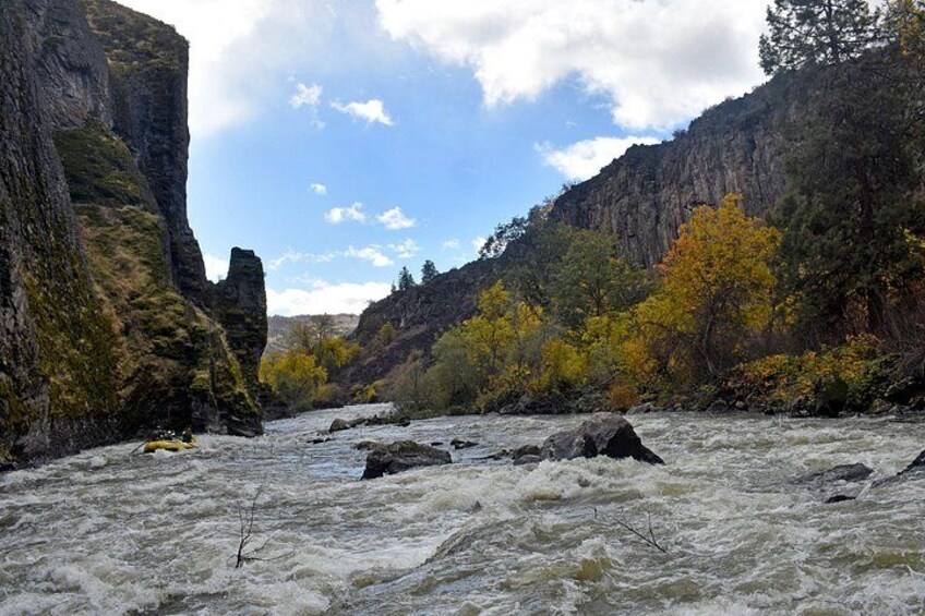 Rafting Kikacéki (Ward's) Canyon on the "New" Klamath. 2