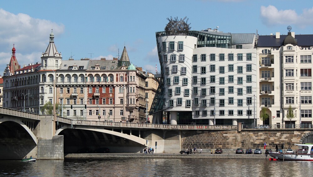Discover Prague in 90 minutes with a Local 2