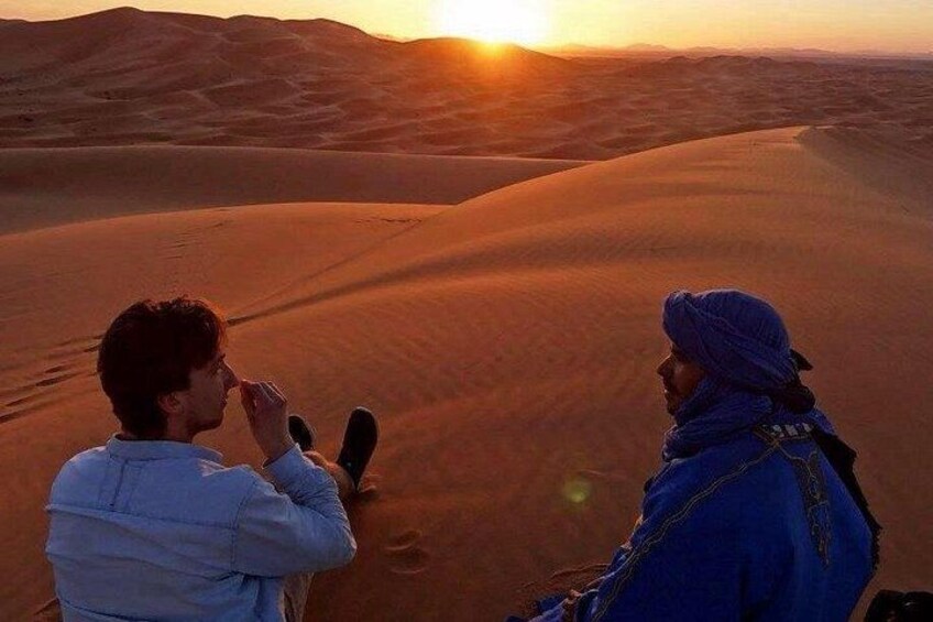 Sunset over the dunes of Erg-Chebbi 4