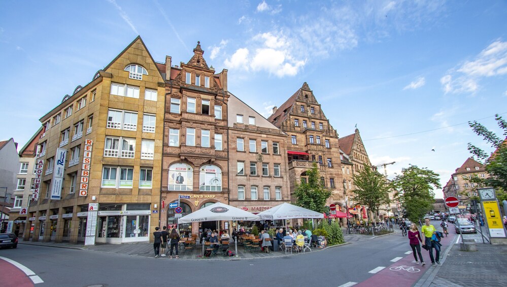 Architectural Walk of Nuremberg with a Local 4