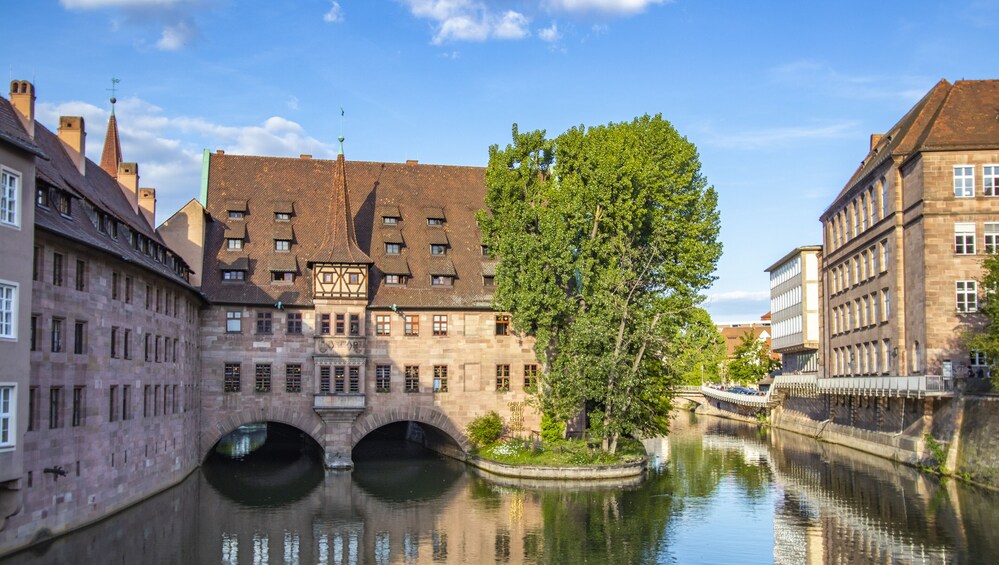 Architectural Walk of Nuremberg with a Local 1