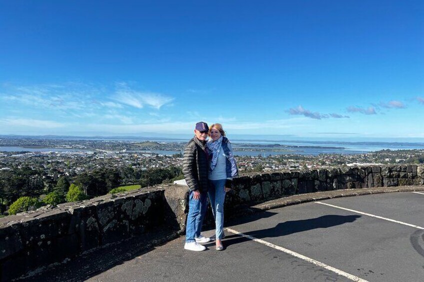 Auckland City Private Tour for Couples. Be chauffeur driven with added extras.