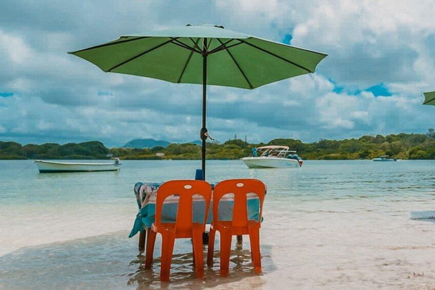 Lunch on Ile aux Cerfs Island 3